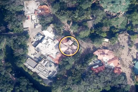 Pizzafari from the air, 2026